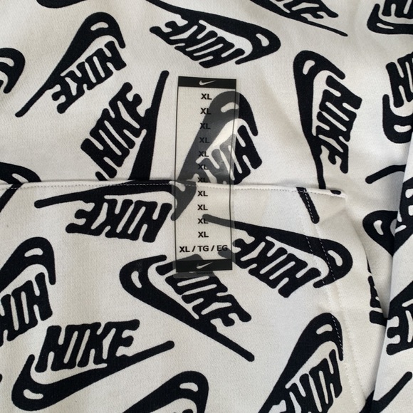 Brand new Nike print hoodie - Picture 3 of 7